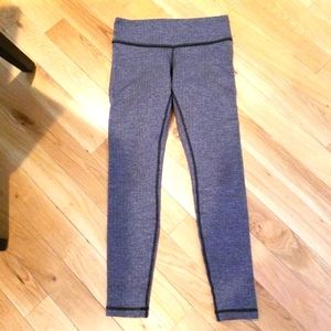 Lululemon Wunder Under leggings size 6